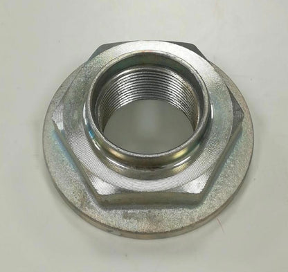 Lot de visserie pour machine agricole.