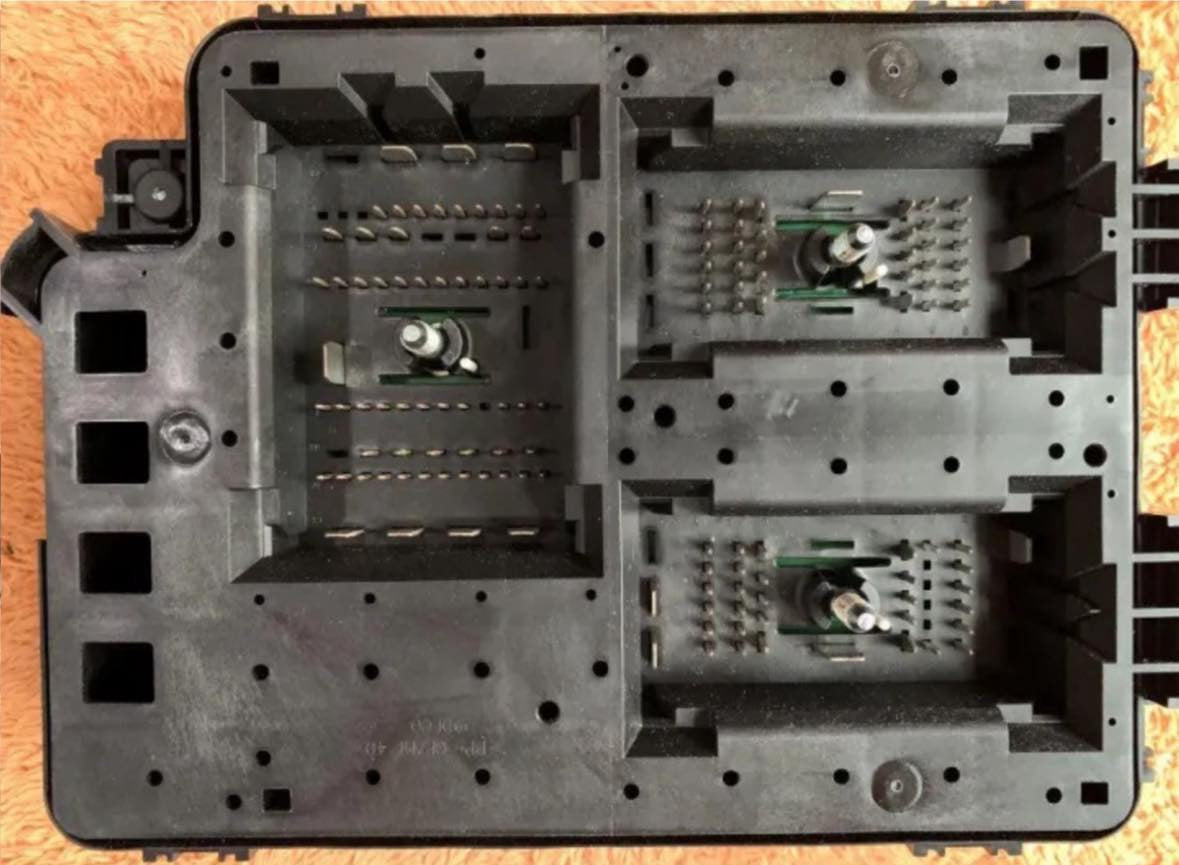 Boîtier de fusible moteur Chevrolet Colorado.